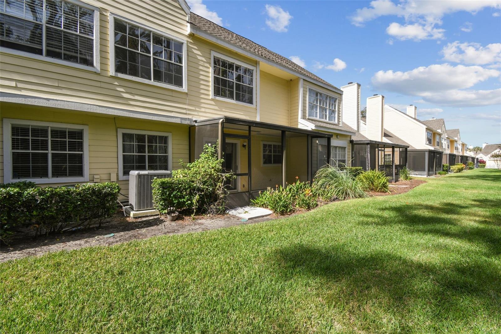 PINE GROVE CONDO AT BLOOMINGDALE - Residential