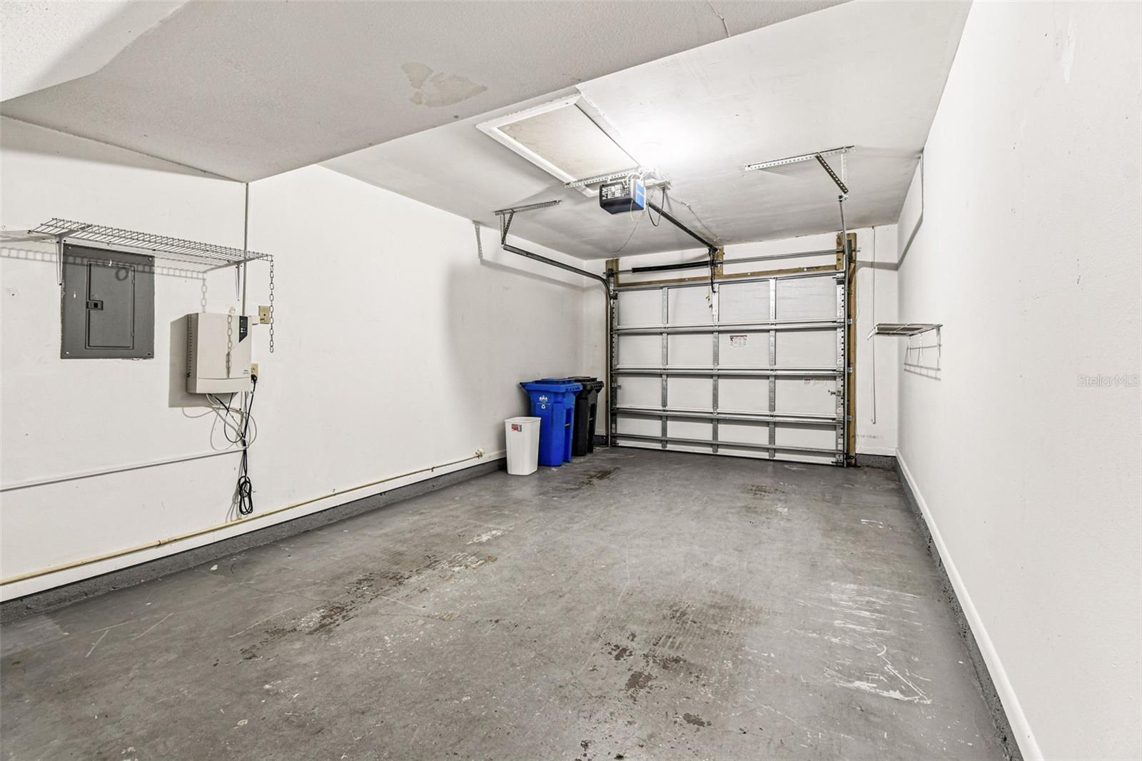 PINE GROVE CONDO AT BLOOMINGDALE - Residential