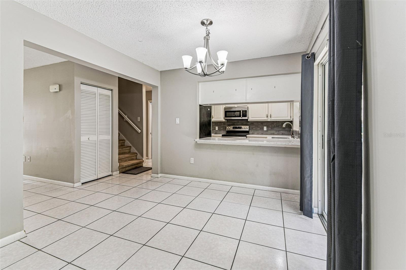 PINE GROVE CONDO AT BLOOMINGDALE - Residential