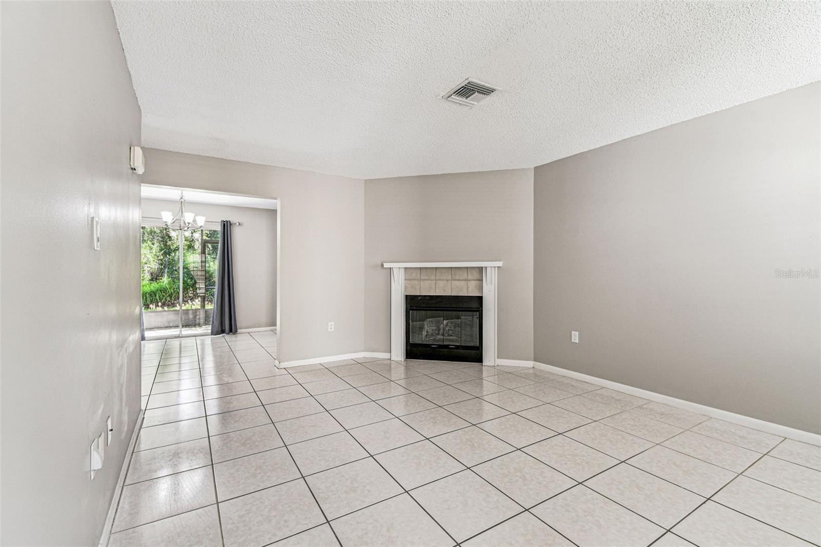 PINE GROVE CONDO AT BLOOMINGDALE - Residential