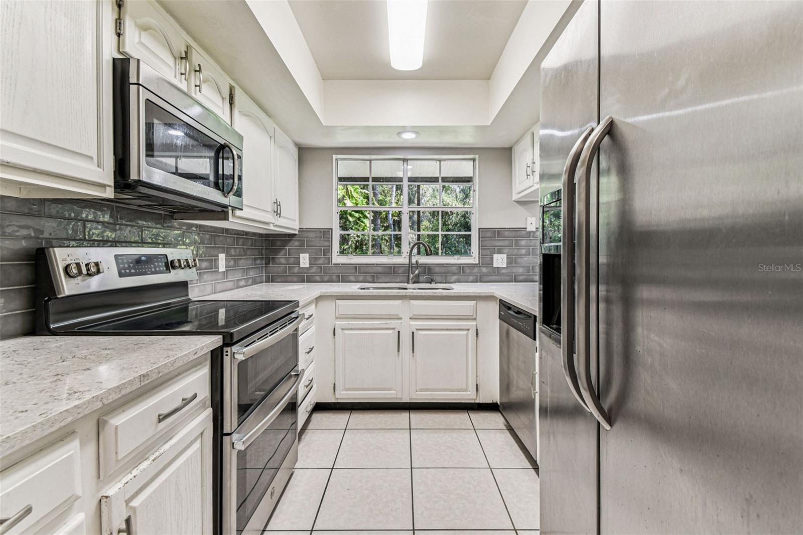 PINE GROVE CONDO AT BLOOMINGDALE - Residential