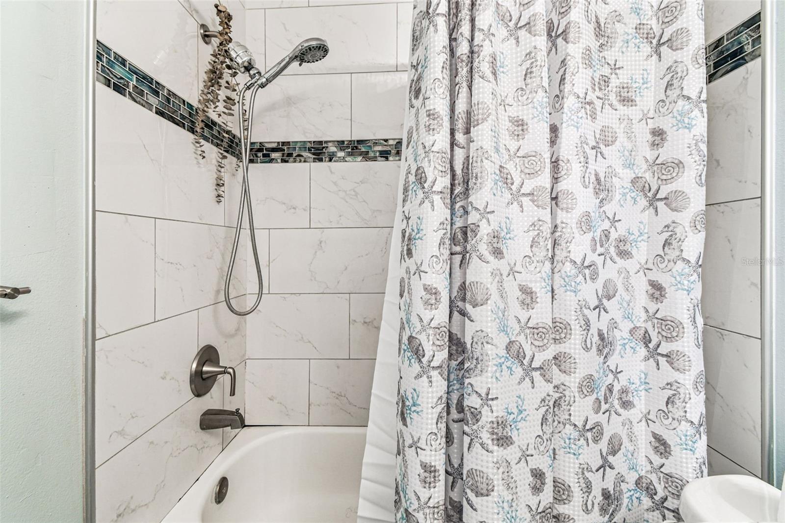 PINE GROVE CONDO AT BLOOMINGDALE - Residential