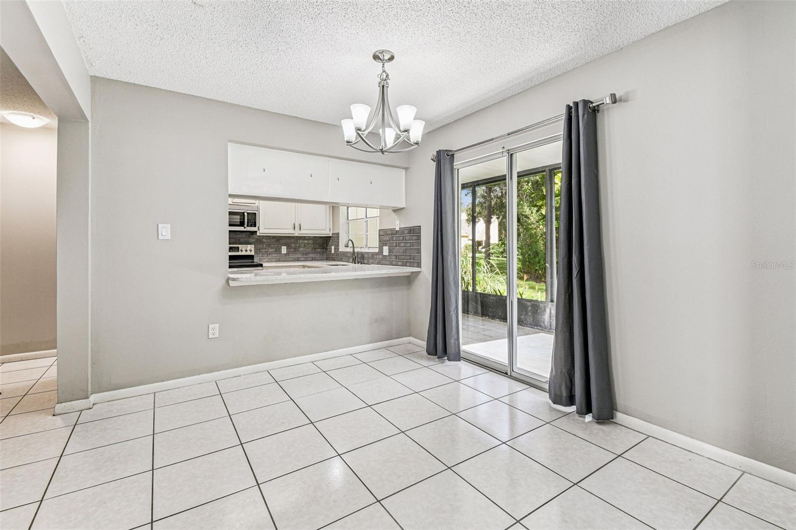 PINE GROVE CONDO AT BLOOMINGDALE - Residential