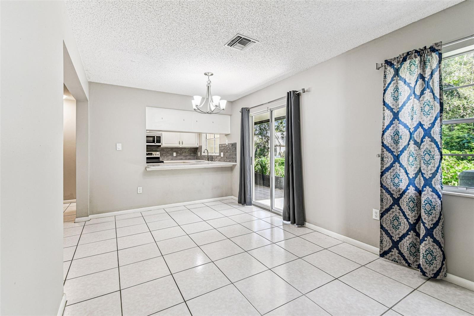 PINE GROVE CONDO AT BLOOMINGDALE - Residential