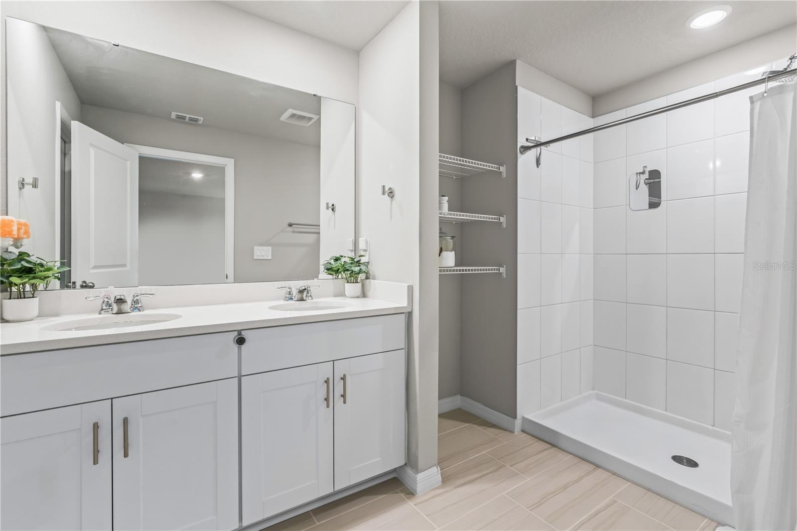 TOWNS/WATERGRASS - Residential