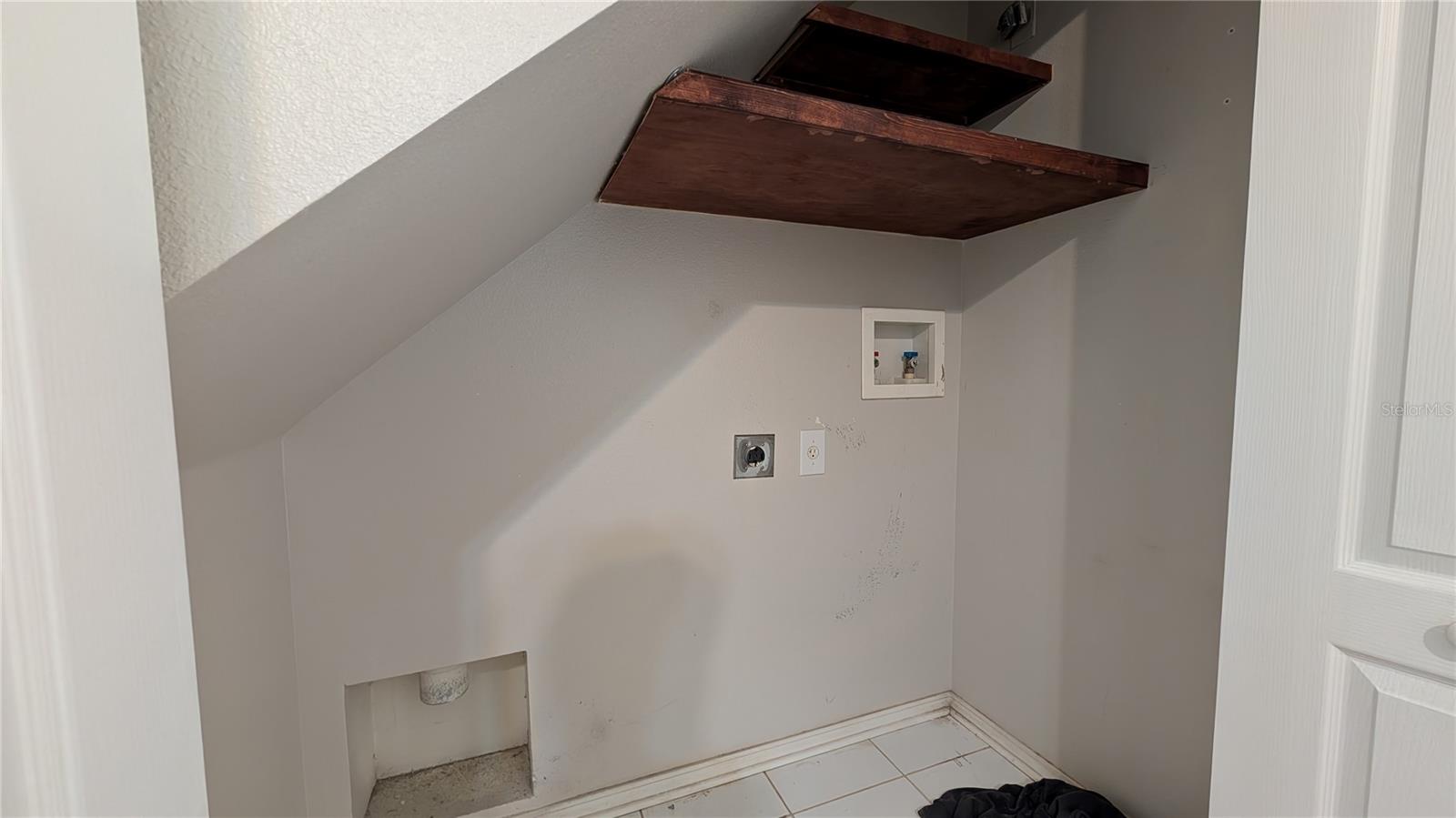 1247 KENNEWICK COURT