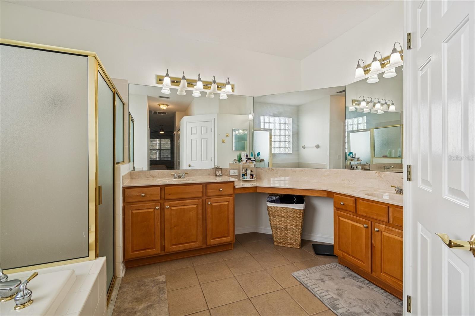 TRINITY WEST - Residential