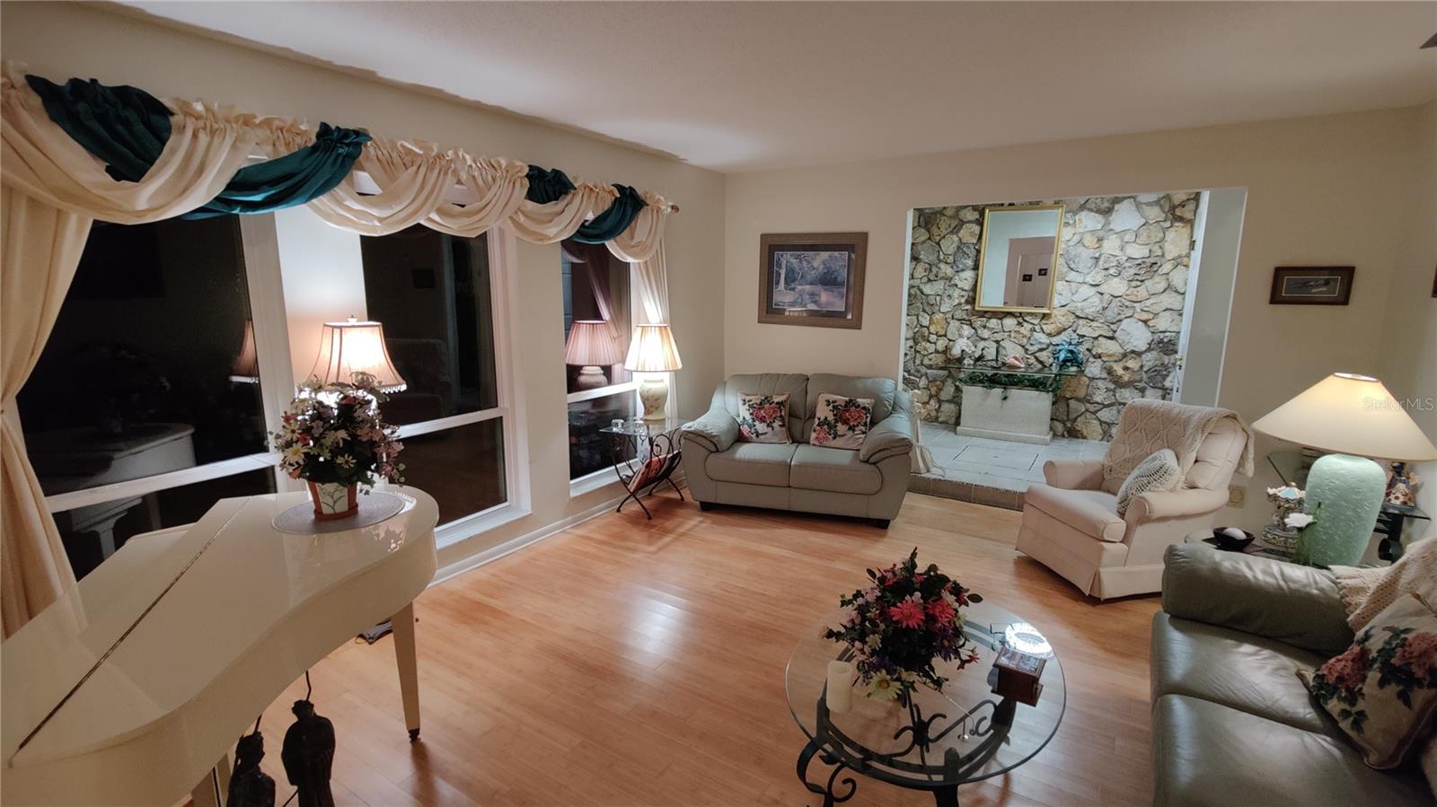 KNOLLWOOD 2ND ADD - Residential