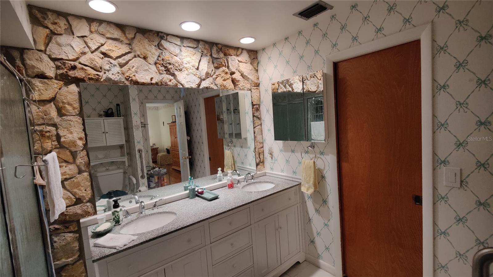 KNOLLWOOD 2ND ADD - Residential