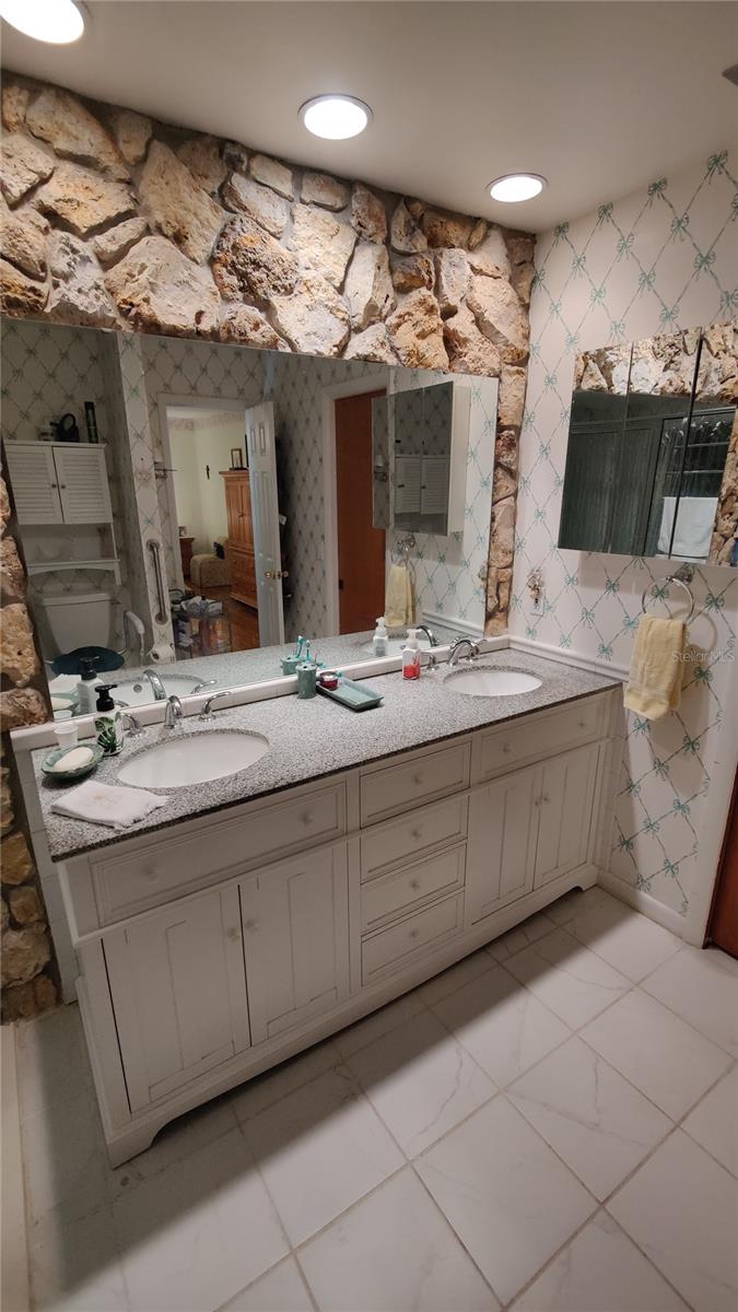 KNOLLWOOD 2ND ADD - Residential