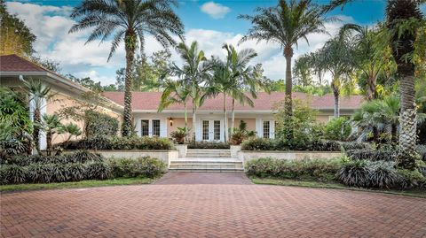 A home in LAKE WALES