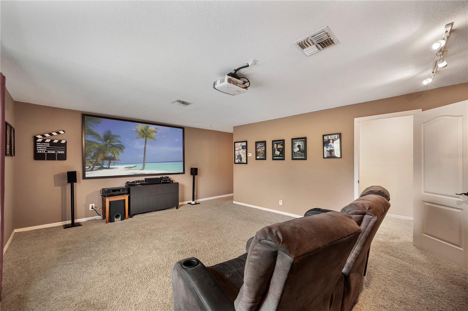 VAN DYKE ESTATES - Residential