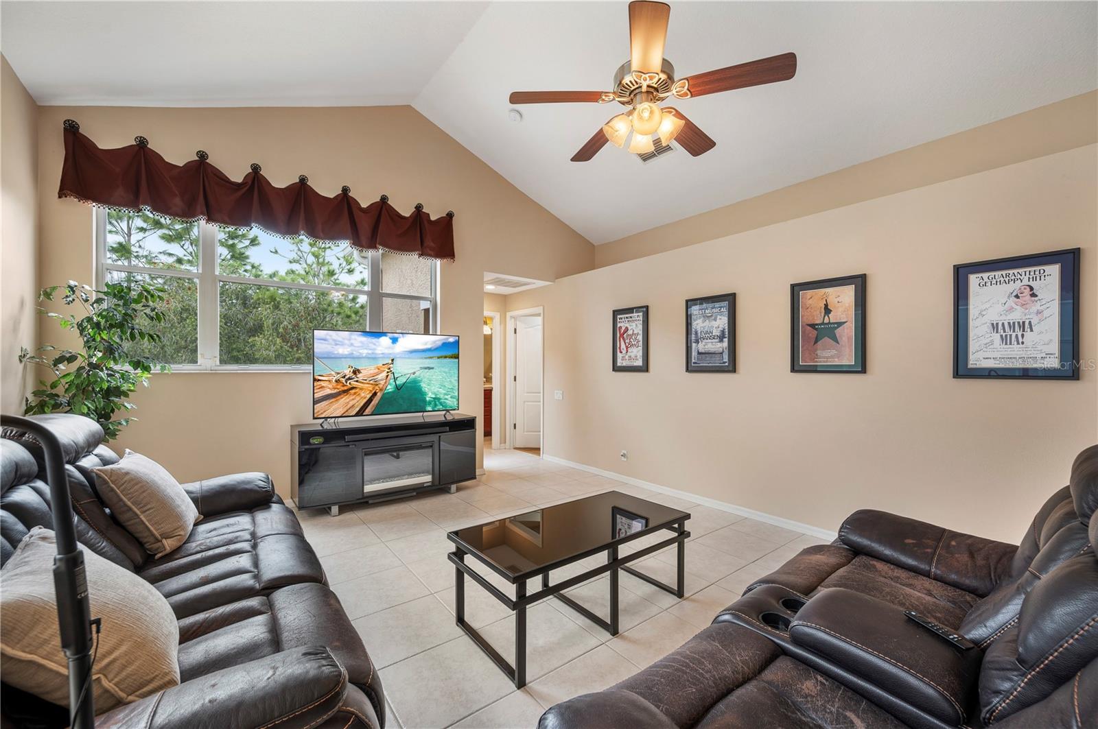 VAN DYKE ESTATES - Residential