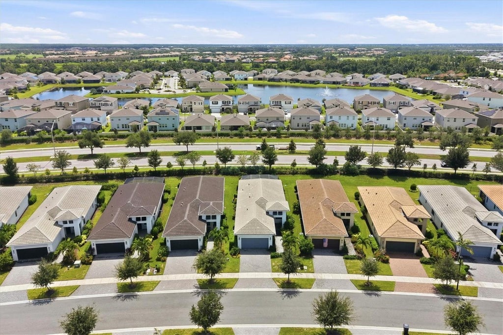 Photo of 5224 Barnett Circle, Bradenton, FL 34211 (MLS # A4705811)