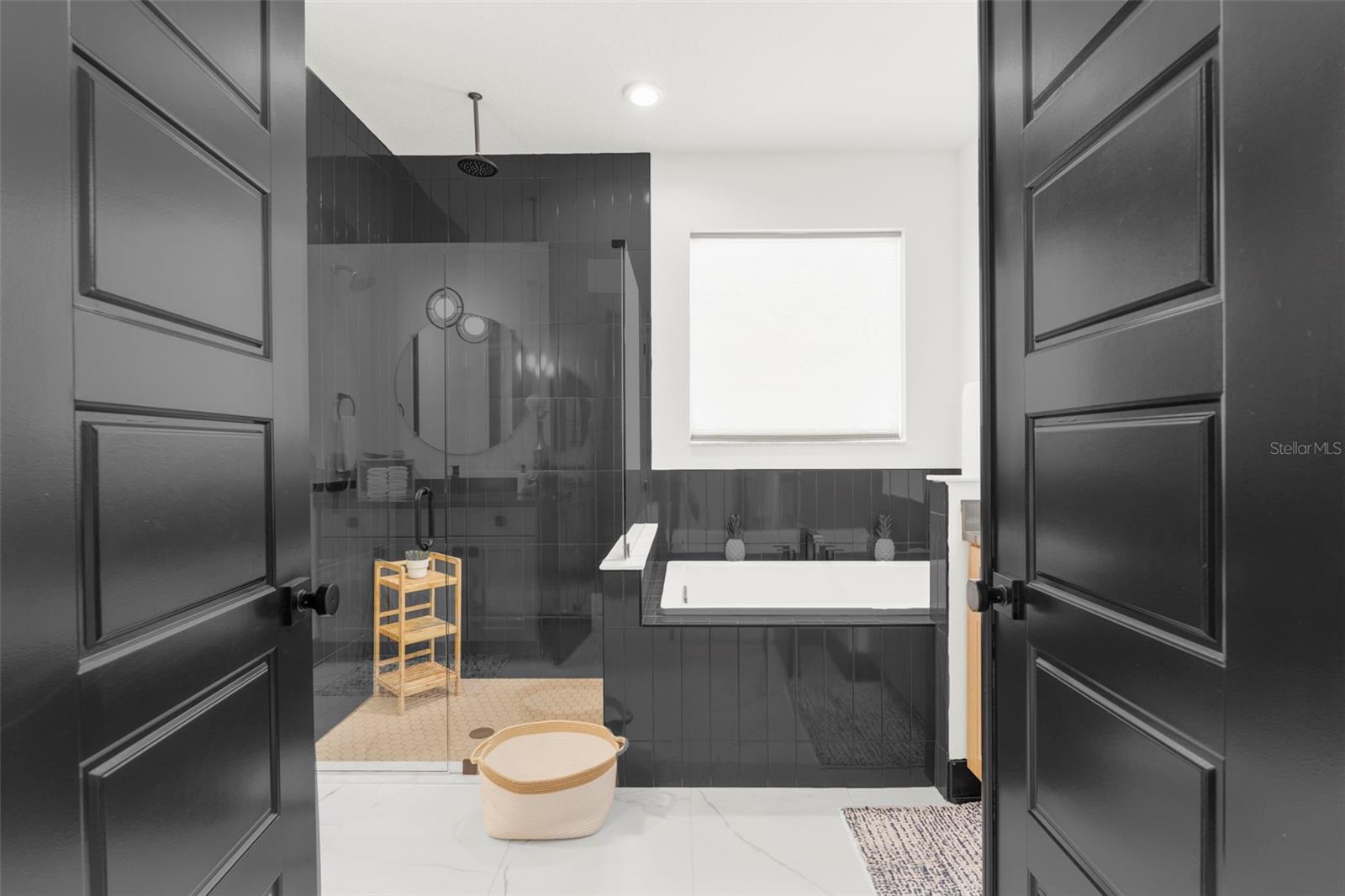 ISLES AT BAYVIEW PH III - Residential Lease