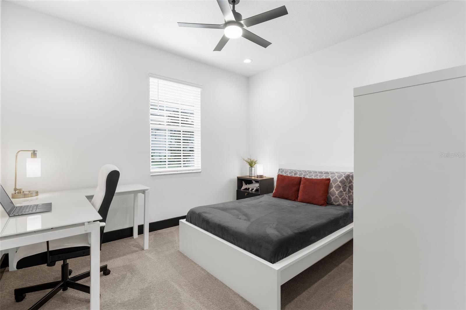 ISLES AT BAYVIEW PH III - Residential Lease