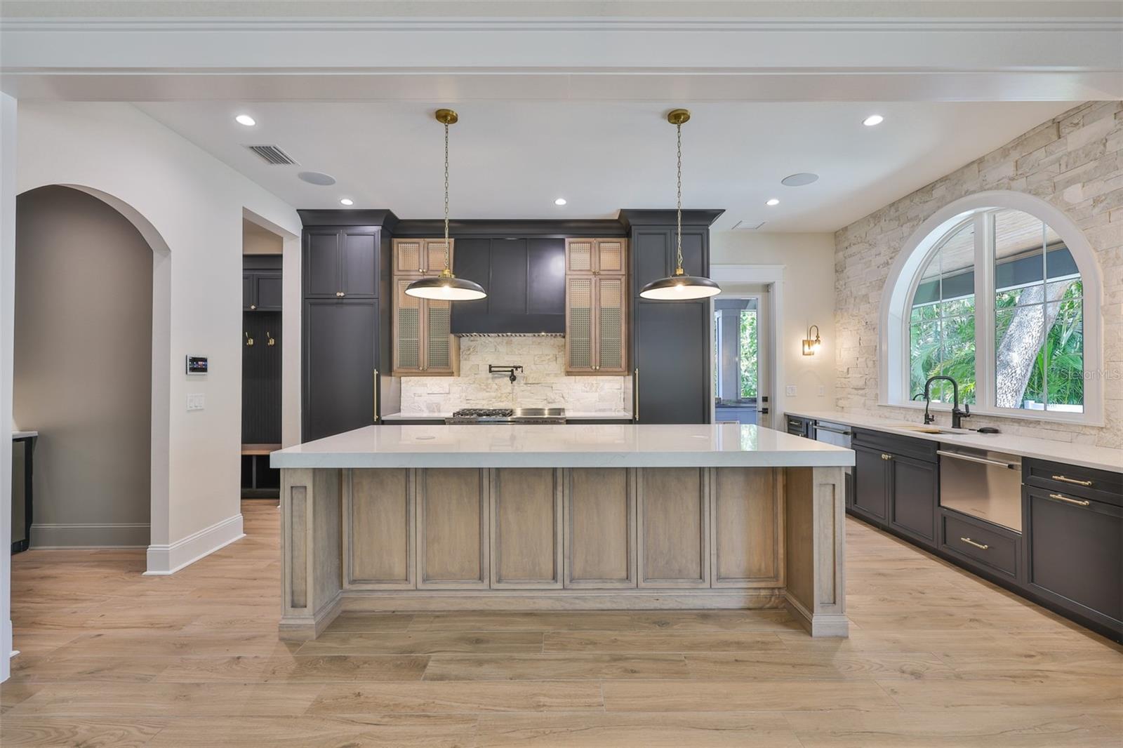 MARYLAND MANOR 2ND UNIT - Residential