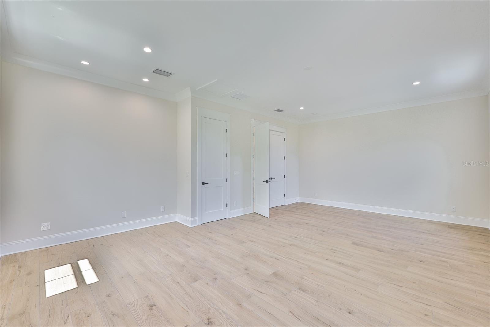 MARYLAND MANOR 2ND UNIT - Residential