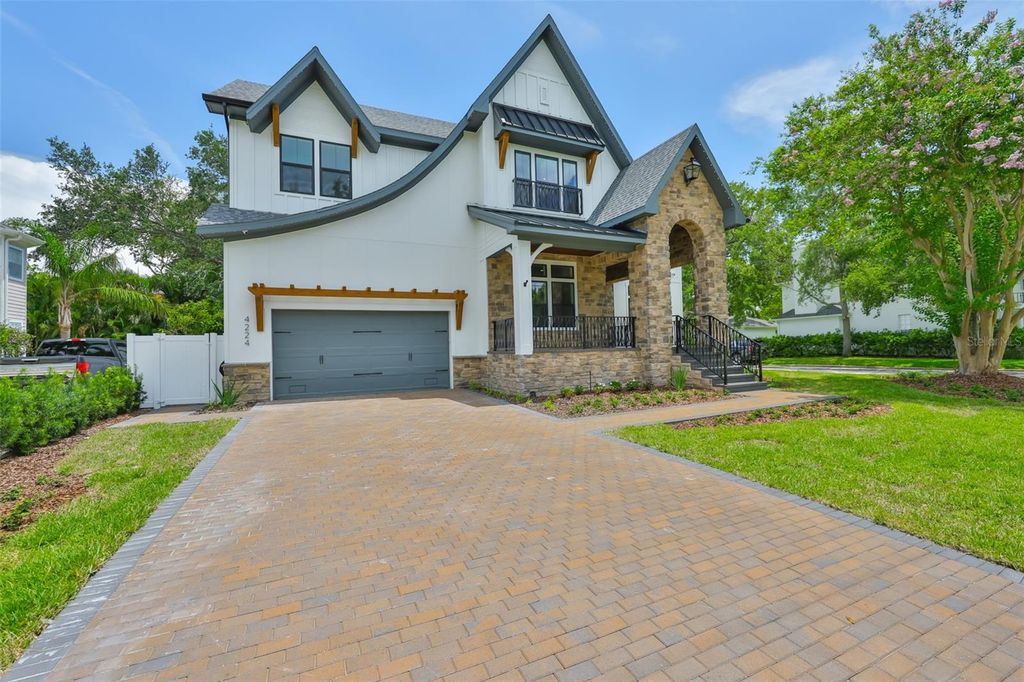 Photo of 4224 W Corona Street, Tampa, FL 33629 (MLS # TB8378803)