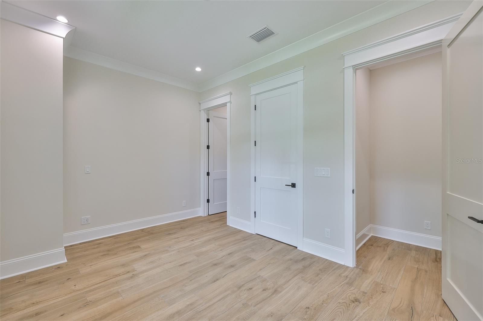 MARYLAND MANOR 2ND UNIT - Residential