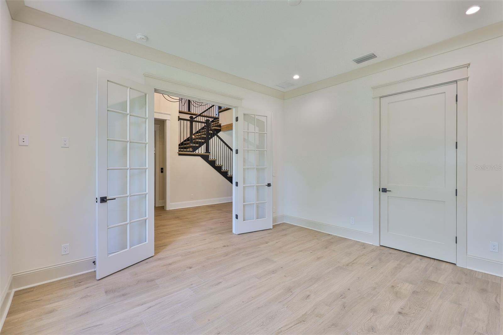 MARYLAND MANOR 2ND UNIT - Residential