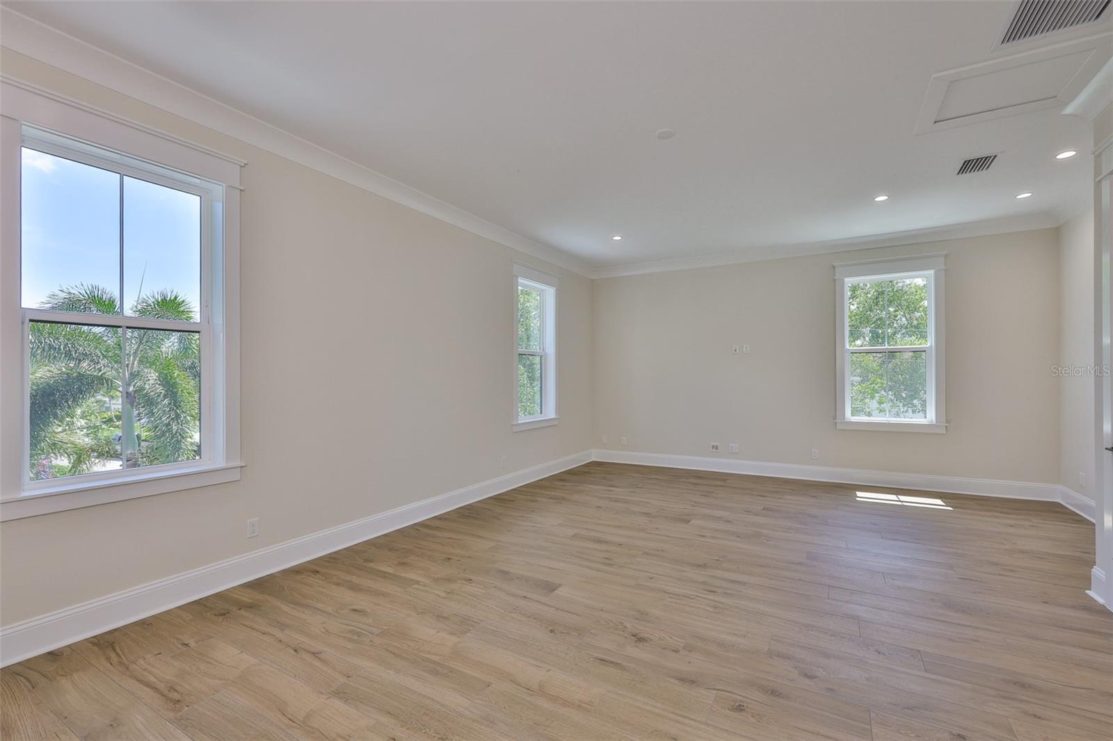 MARYLAND MANOR 2ND UNIT - Residential