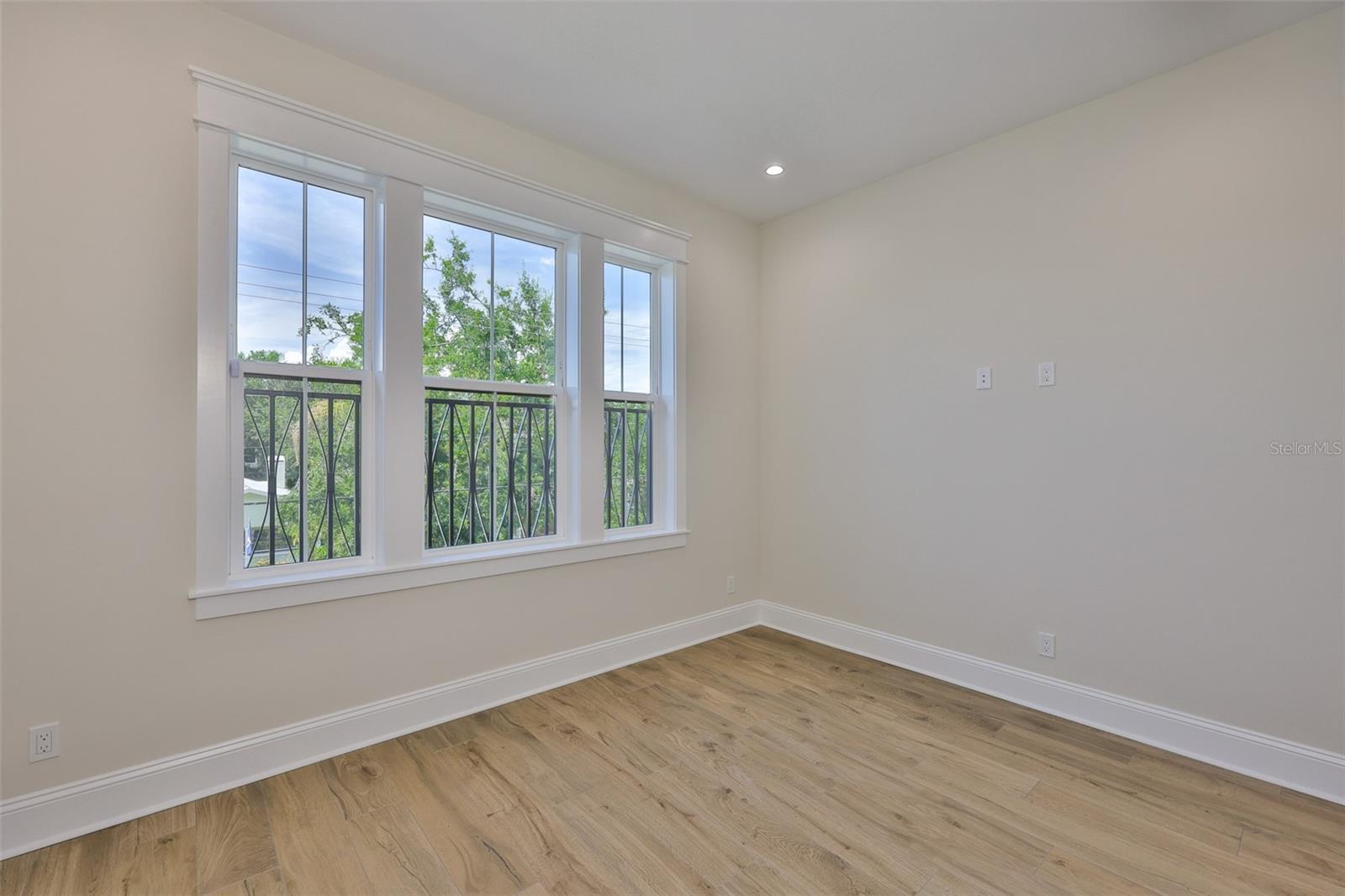 MARYLAND MANOR 2ND UNIT - Residential