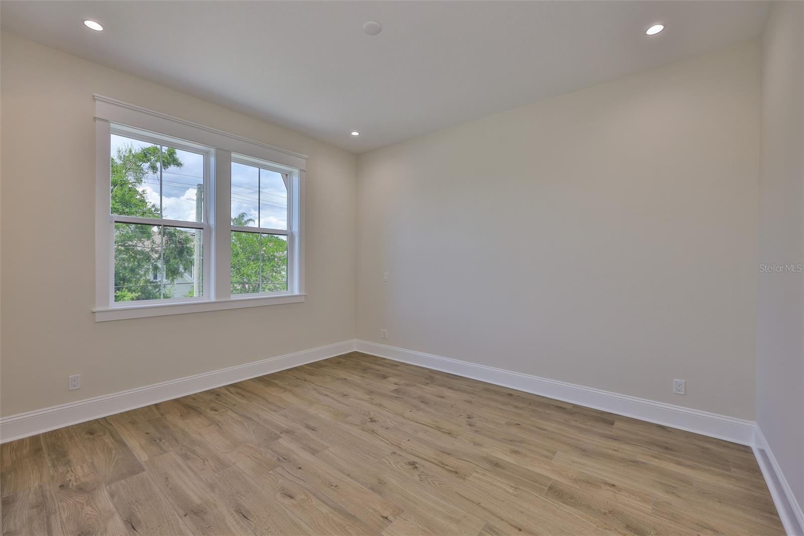 MARYLAND MANOR 2ND UNIT - Residential