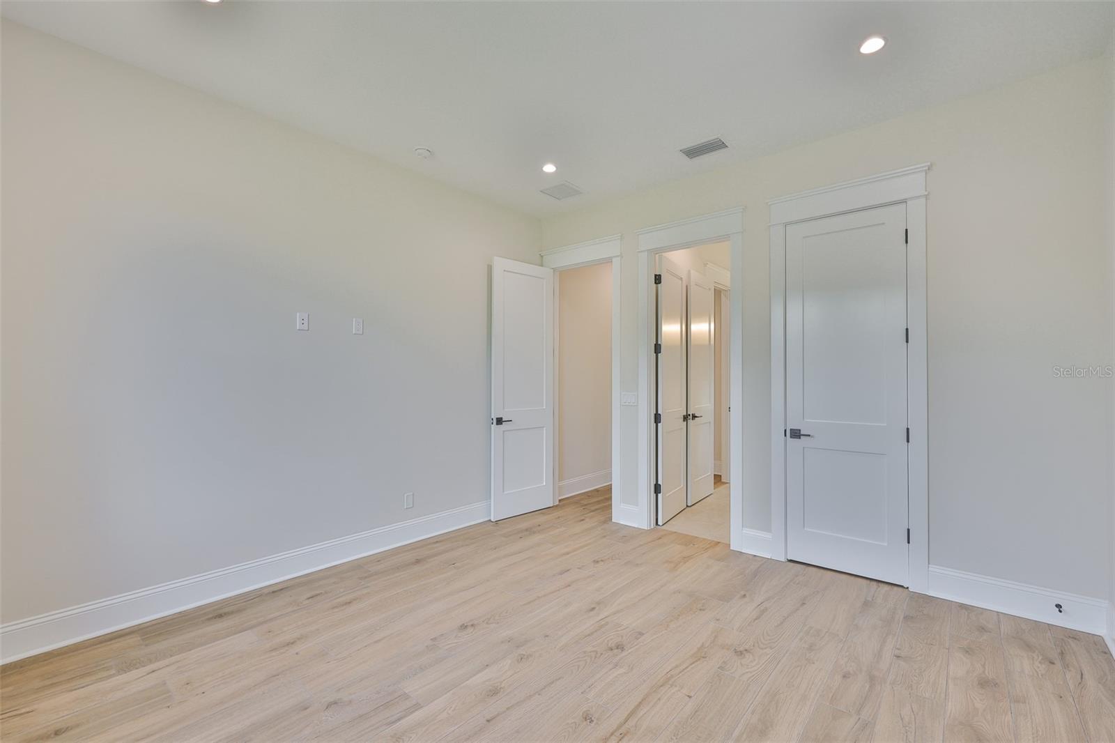 MARYLAND MANOR 2ND UNIT - Residential