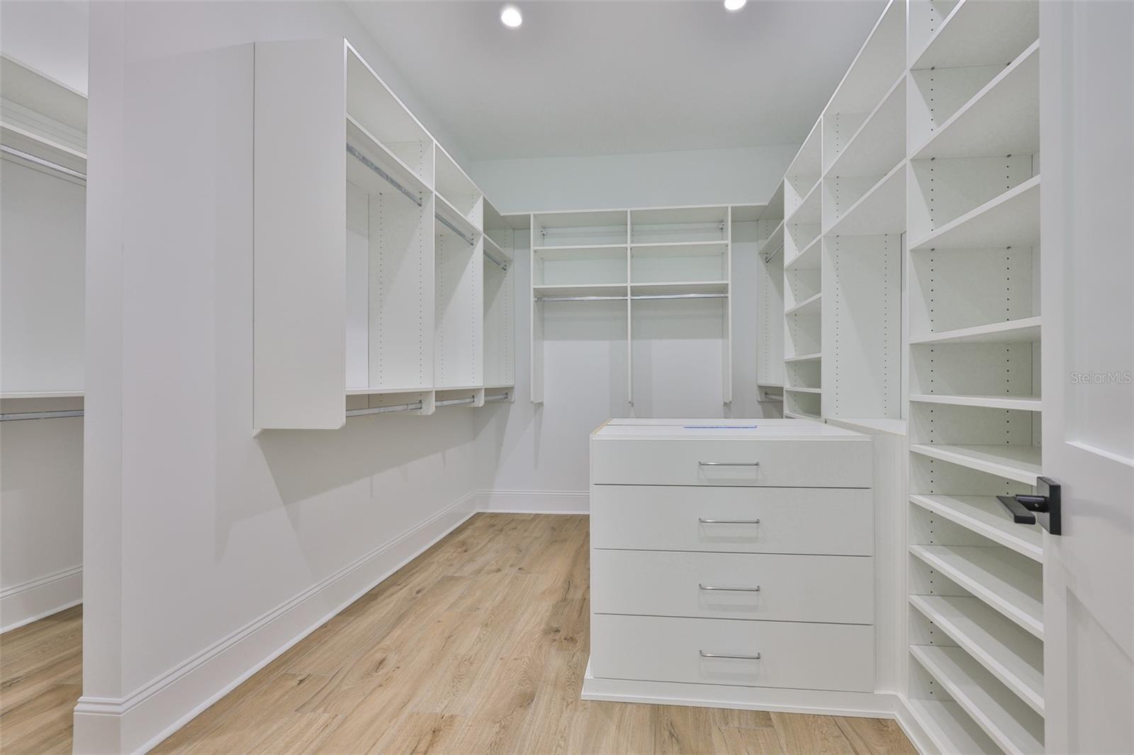 MARYLAND MANOR 2ND UNIT - Residential