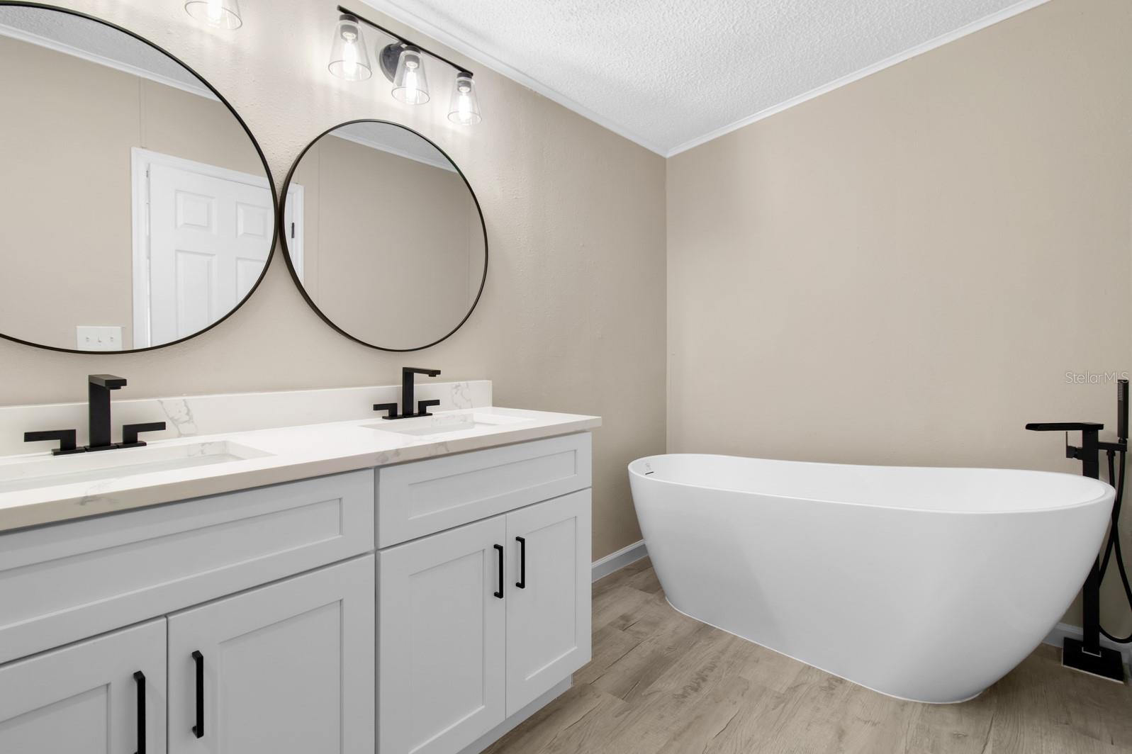 BROADMOOR - Residential