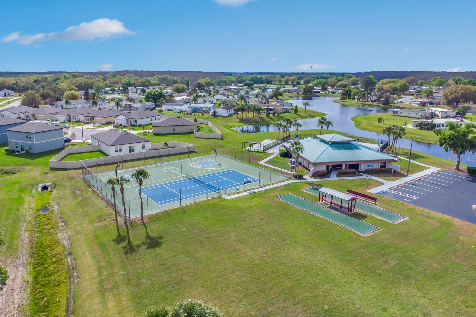 BROADMOOR - Residential