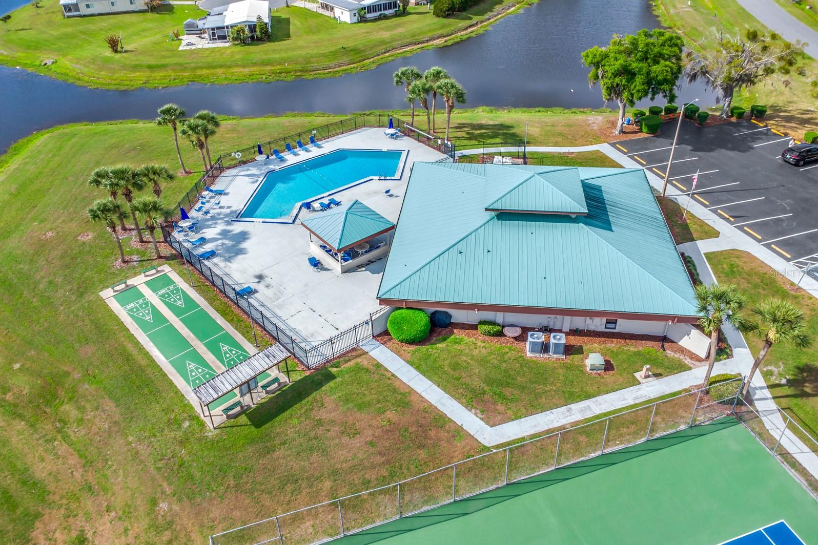 BROADMOOR - Residential