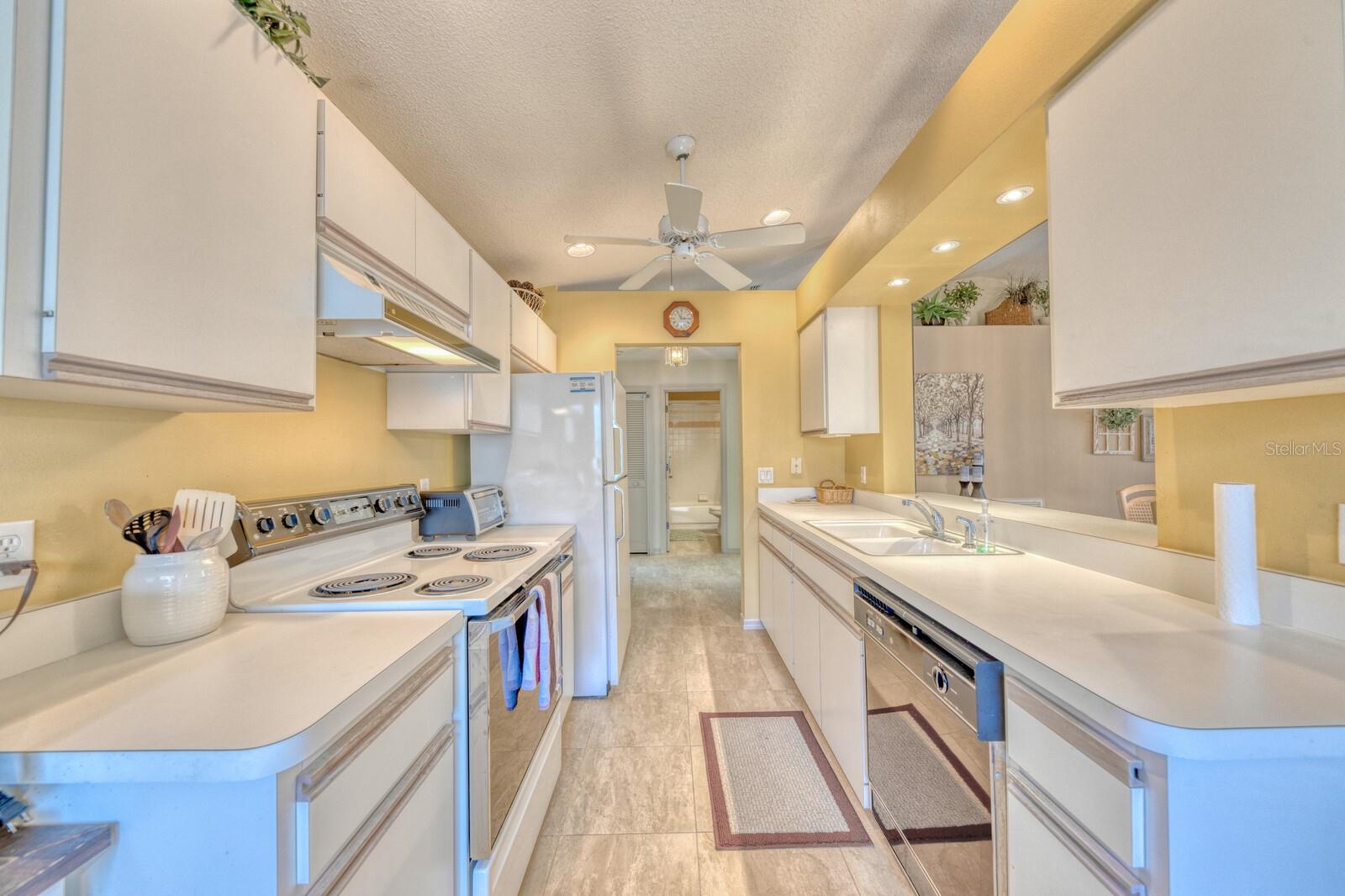 SHEFFIELD GREENE - Residential Lease