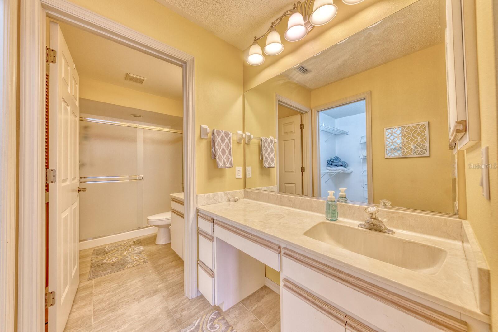 SHEFFIELD GREENE - Residential Lease