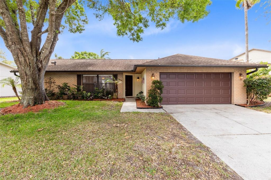 Photo of 1049 Dishman Loop, Oviedo, FL 32765 (MLS # O6401736)