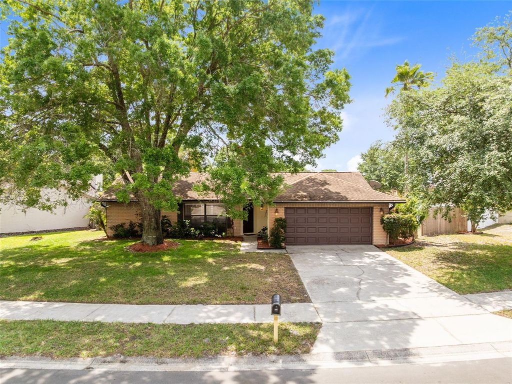 Photo of 1049 Dishman Loop, Oviedo, FL 32765 (MLS # O6401736)