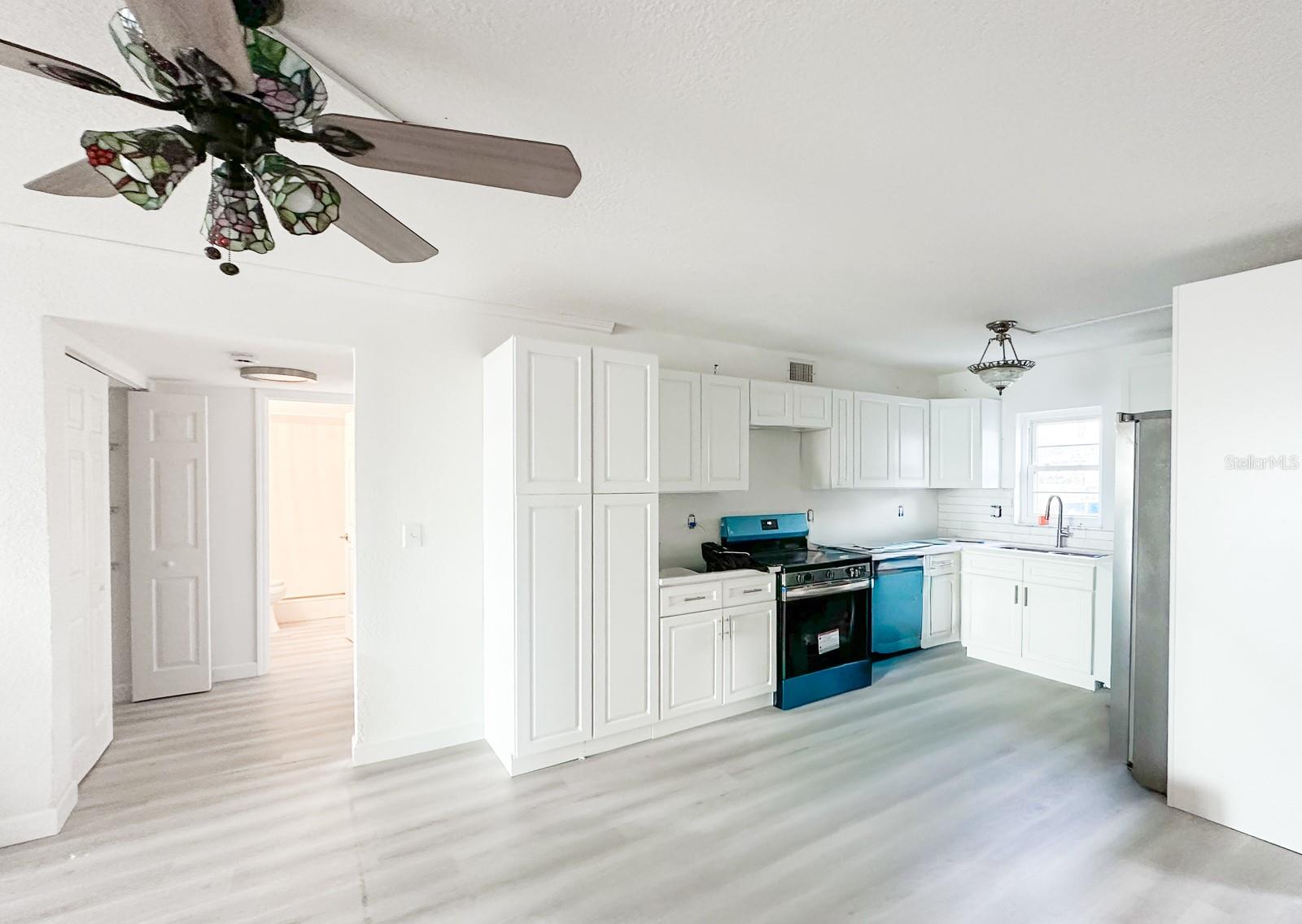 BAY ISLAND GROUP 11 - Residential Lease