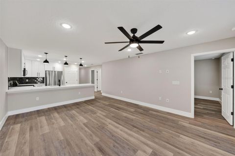 Tiny photo for 32635 Vista Avenue, Leesburg, FL 34788 (MLS # G5112348)