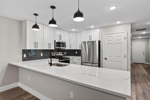 Tiny photo for 32635 Vista Avenue, Leesburg, FL 34788 (MLS # G5112348)