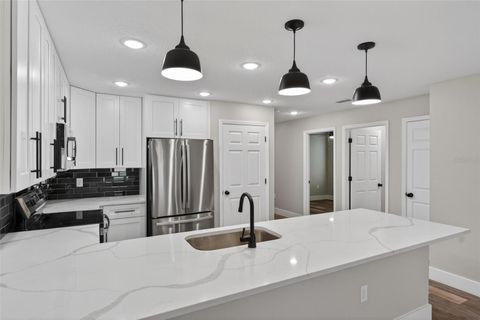 Tiny photo for 32635 Vista Avenue, Leesburg, FL 34788 (MLS # G5112348)