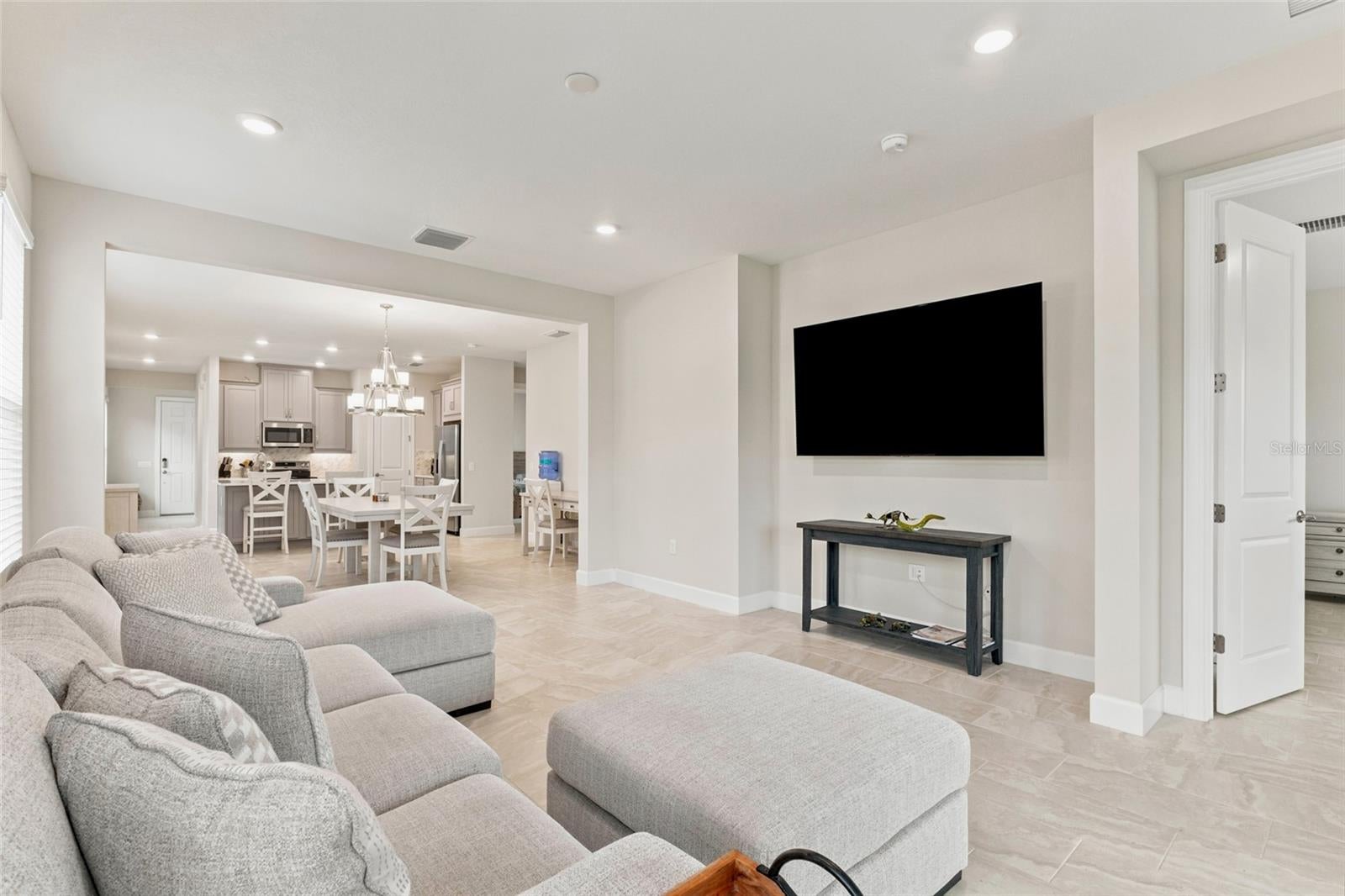 1389 LAMBARDI COURT