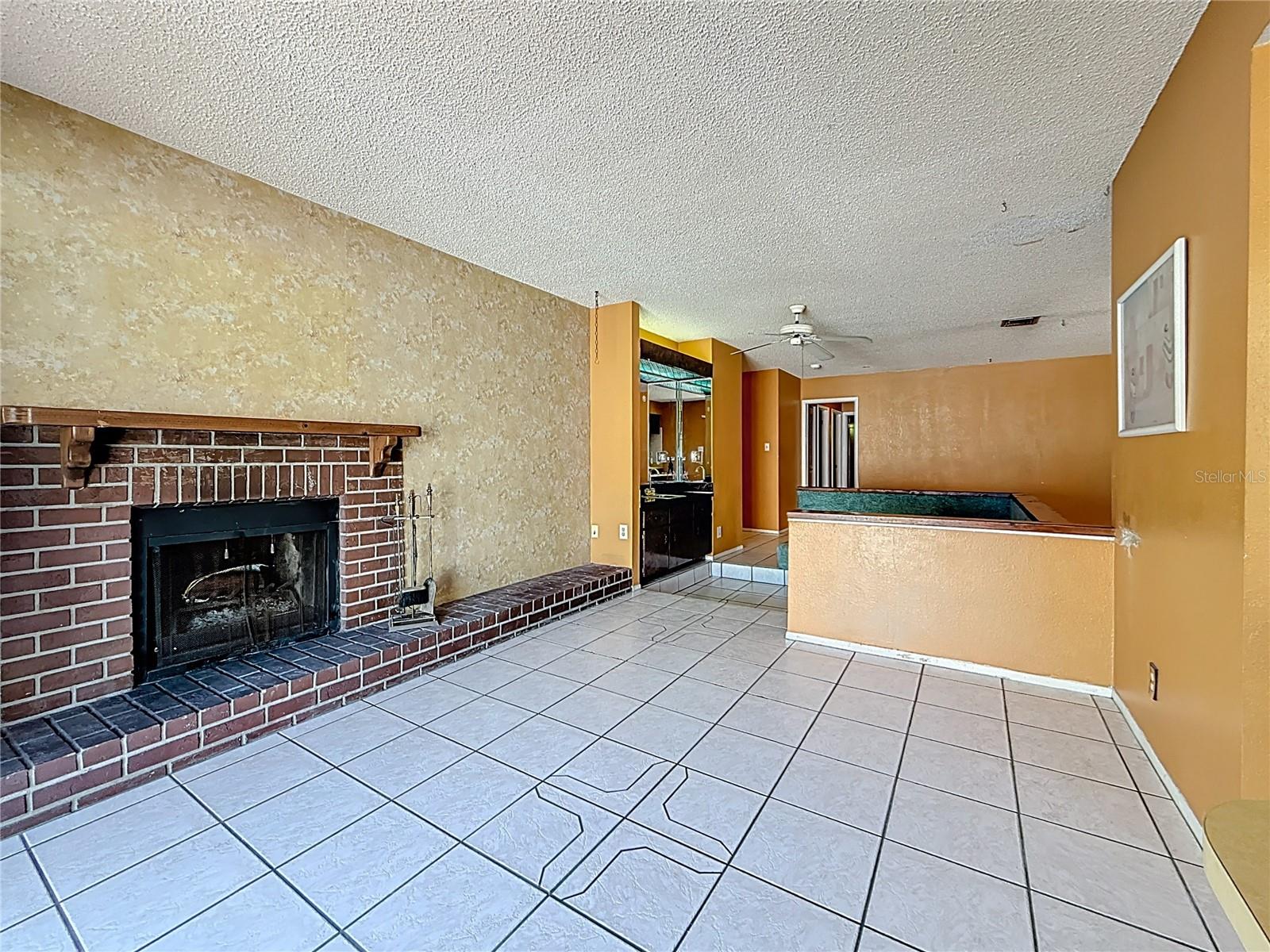2010 PINELLAS POINT DRIVE S