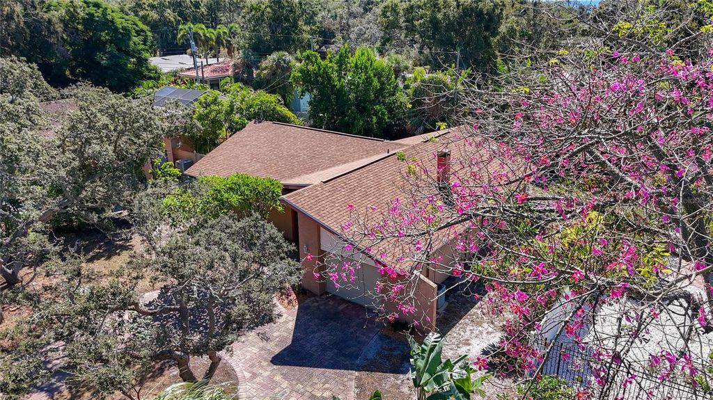 Photo of 2010 Pinellas Point Drive S, St Petersburg, FL 33712 (MLS # TB8435473)