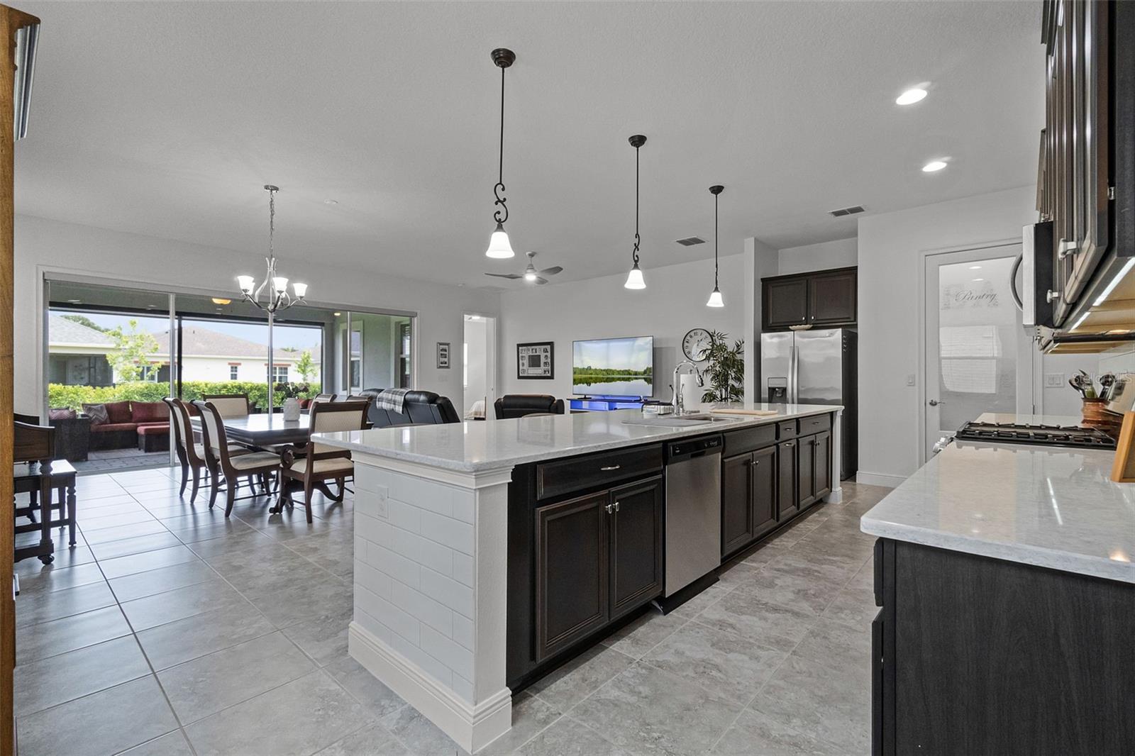 5013 E FOUNTAINWOOD DRIVE