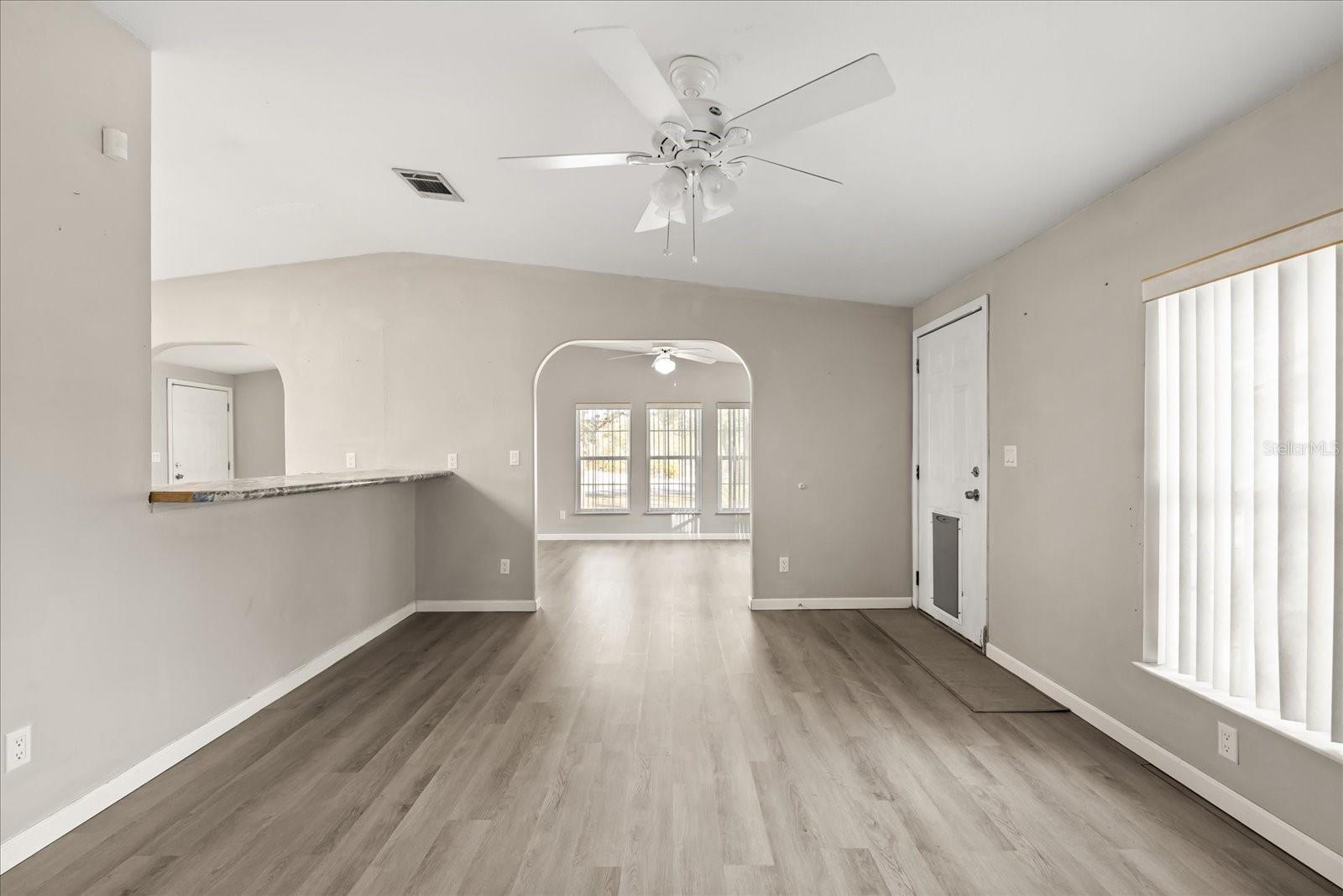 WALK IN WATER LAKE ESTATES PH 05 - Residential