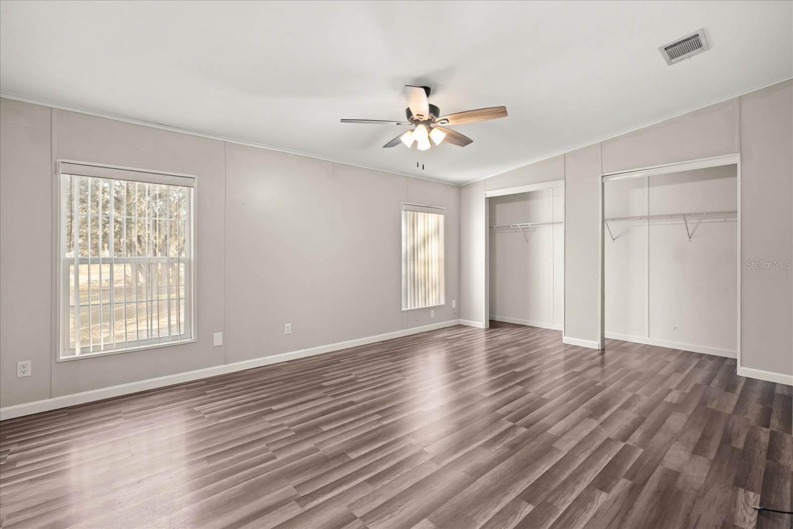 WALK IN WATER LAKE ESTATES PH 05 - Residential