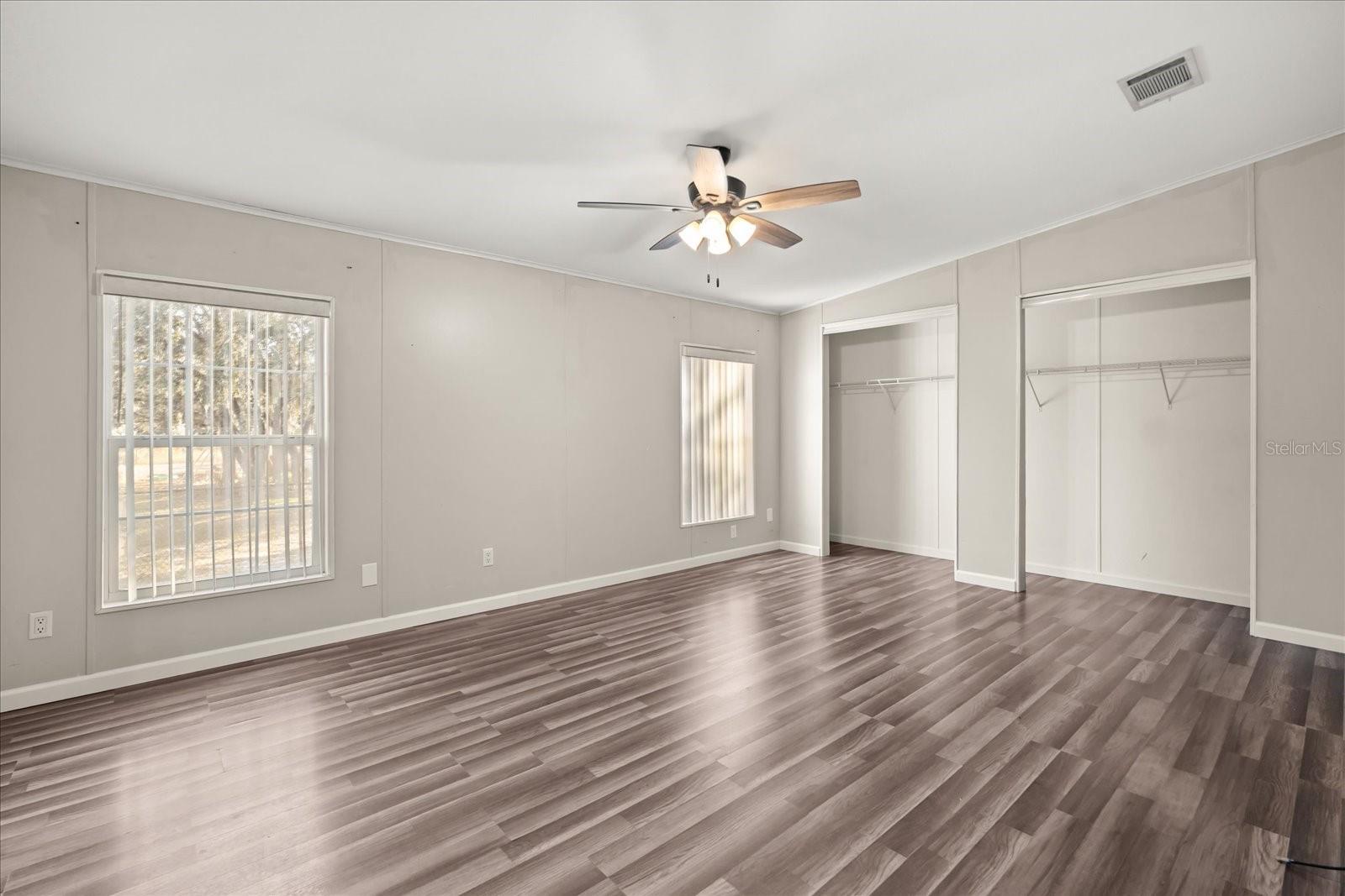 WALK IN WATER LAKE ESTATES PH 05 - Residential