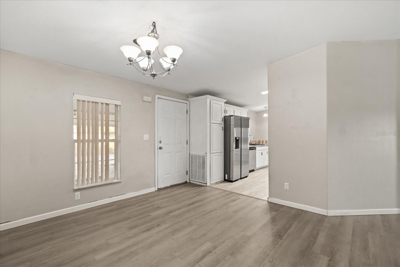 WALK IN WATER LAKE ESTATES PH 05 - Residential