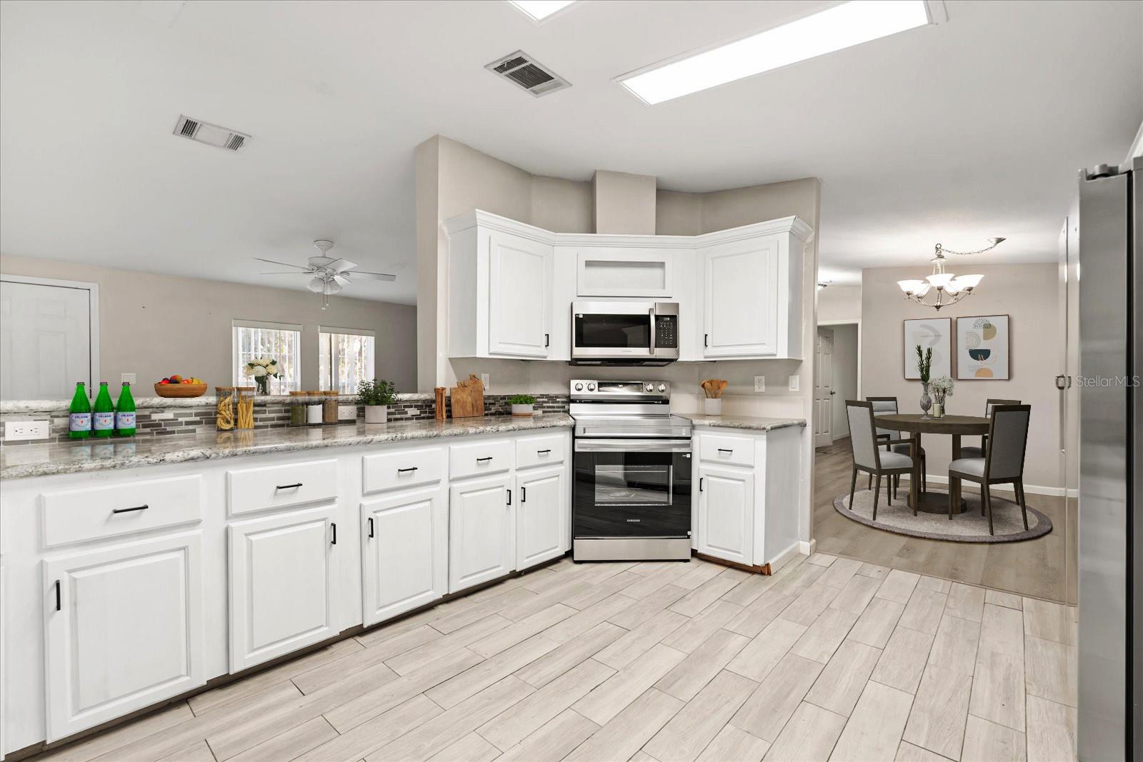 WALK IN WATER LAKE ESTATES PH 05 - Residential